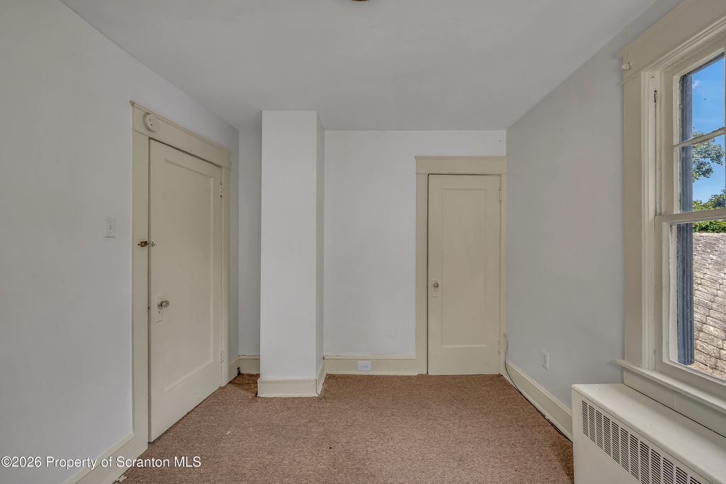 105 Spring Street W - Photo 8