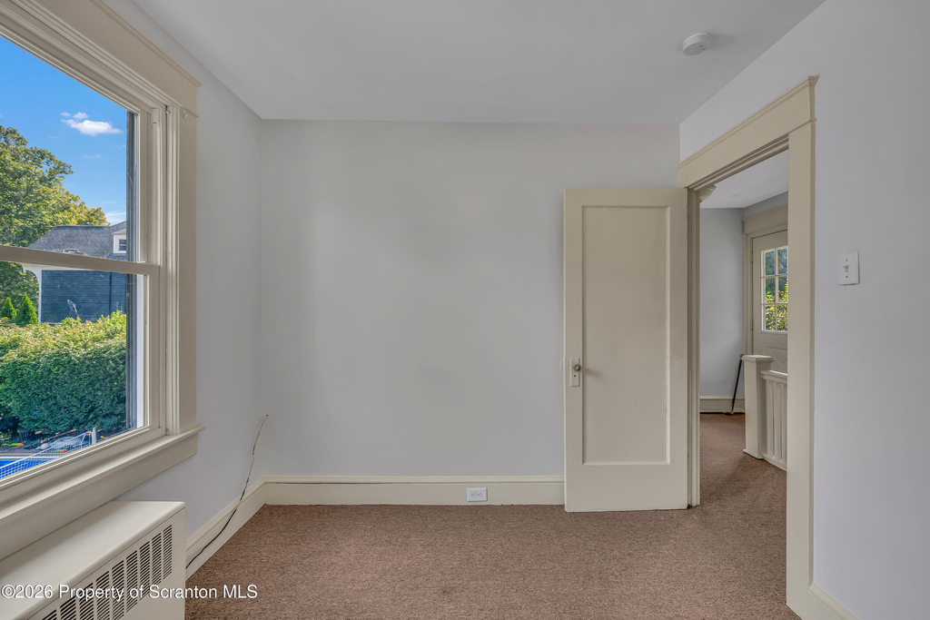 105 Spring Street W - Photo 10