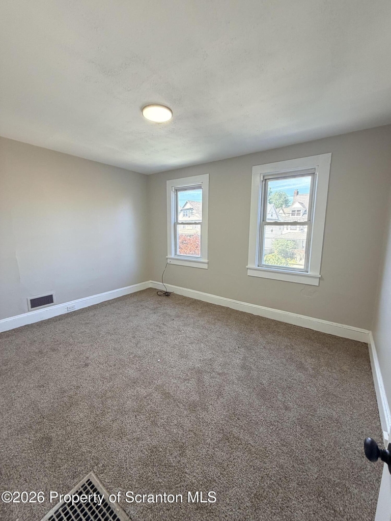 626 N Main Avenue - Photo 4