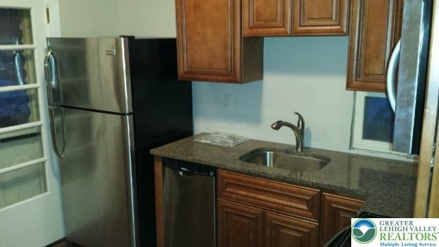 1324 W Broad Street - Photo 2