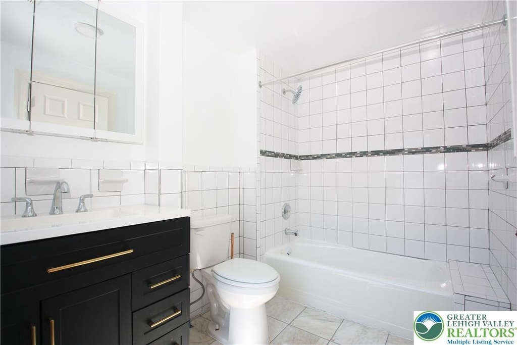 320 N Law Street - Photo 14