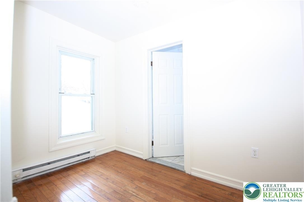320 N Law Street - Photo 5