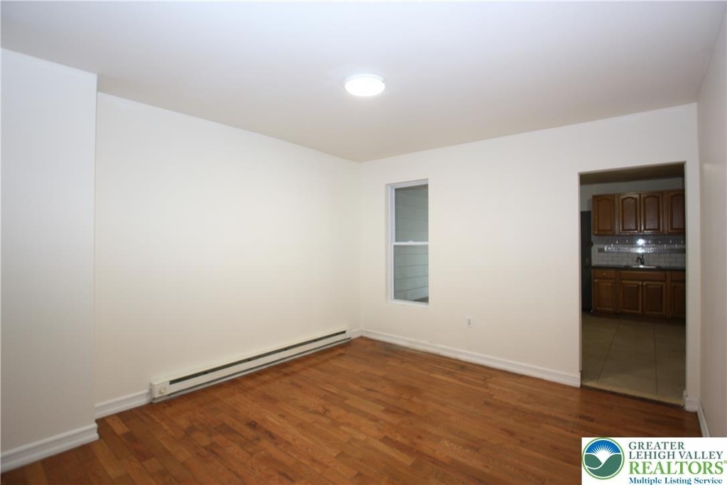 320 N Law Street - Photo 6