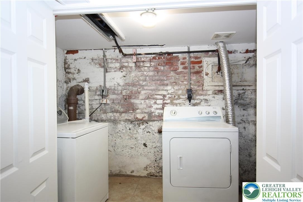 320 N Law Street - Photo 17