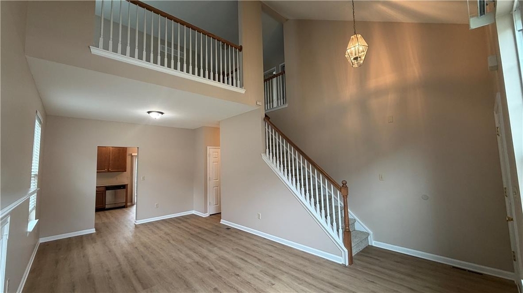 2288 Creekside Drive - Photo 3