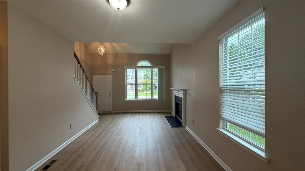 2288 Creekside Drive - Photo 2