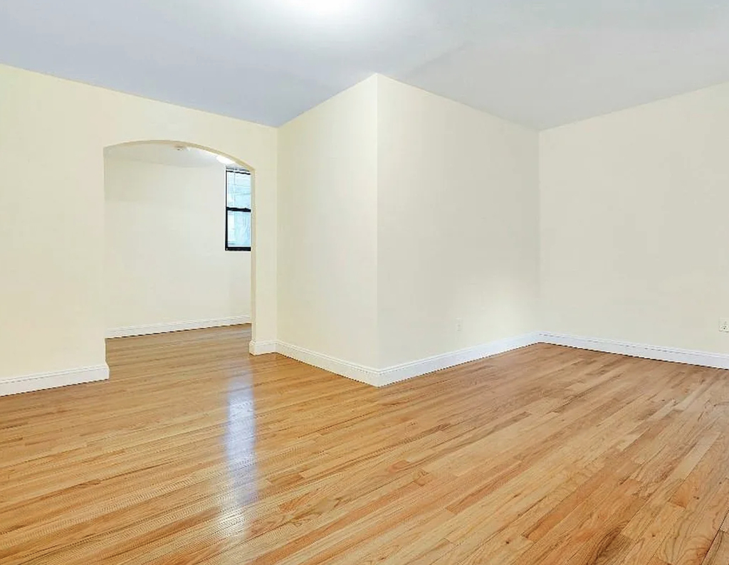  East 24th Street - Photo 0