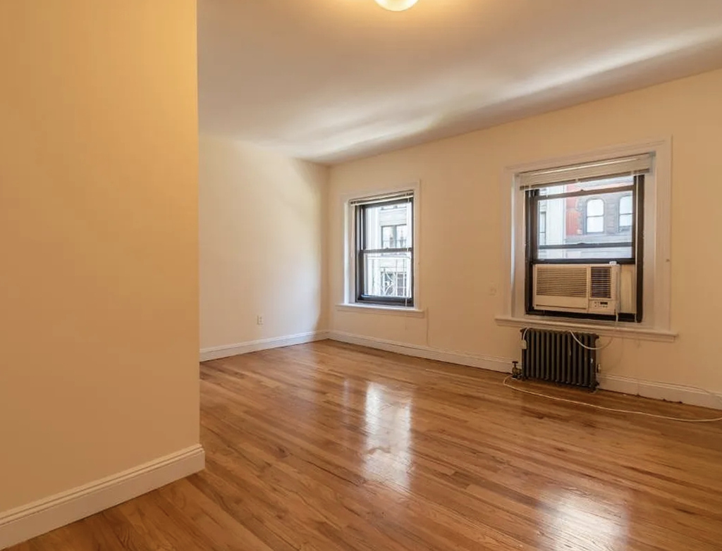  East 24th Street - Photo 6