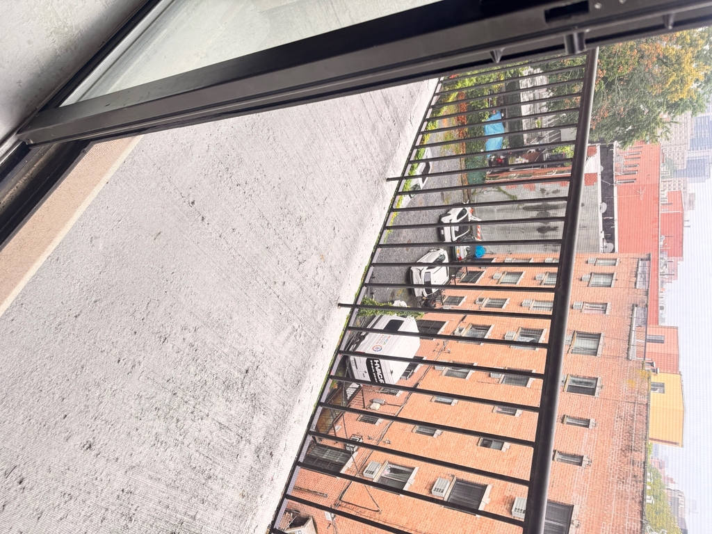 32-08 Union Street - Photo 5