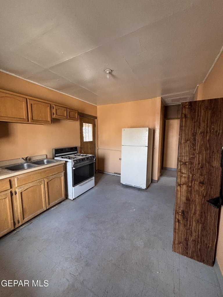 4000 1/2 Sacramento Avenue - Photo 8