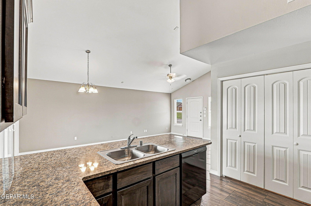 2100 Tim Foster Street - Photo 12