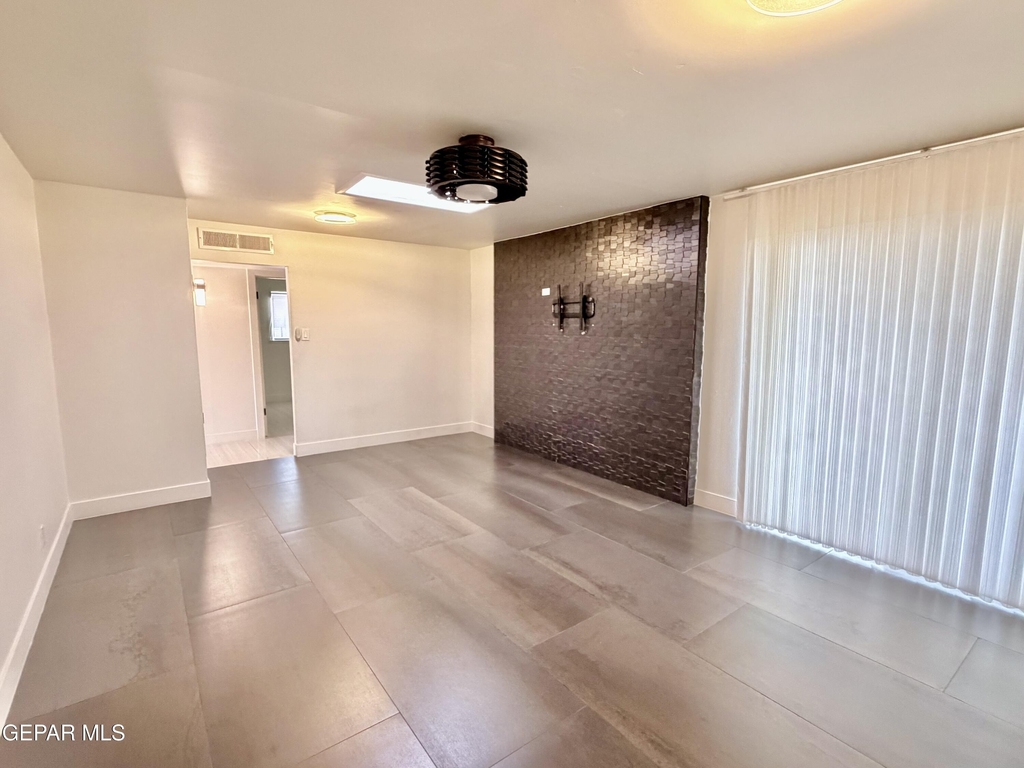8500 Edgemere Boulevard - Photo 8