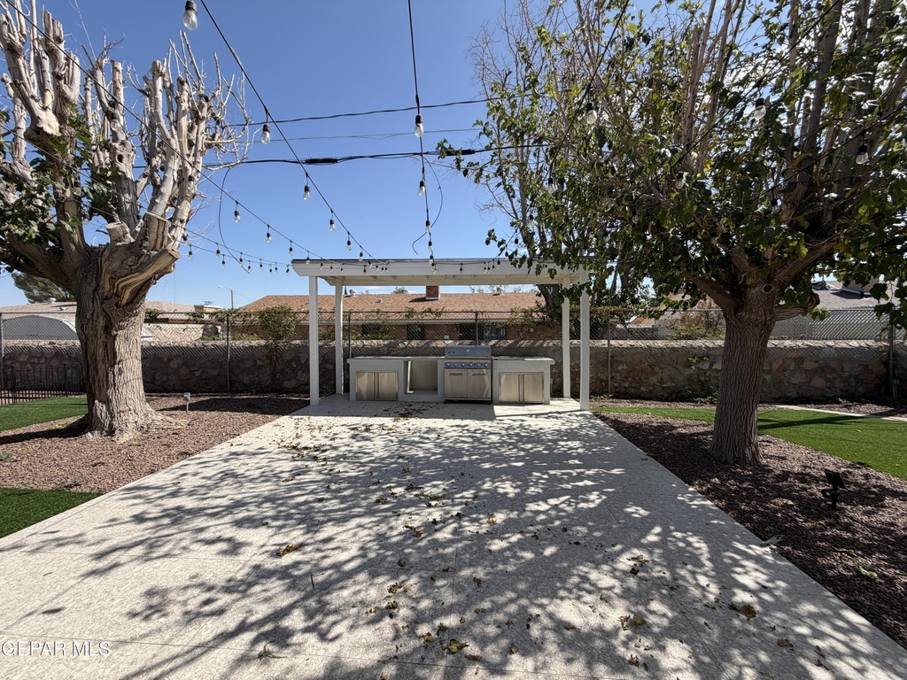 8500 Edgemere Boulevard - Photo 17