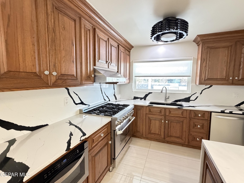 8500 Edgemere Boulevard - Photo 7