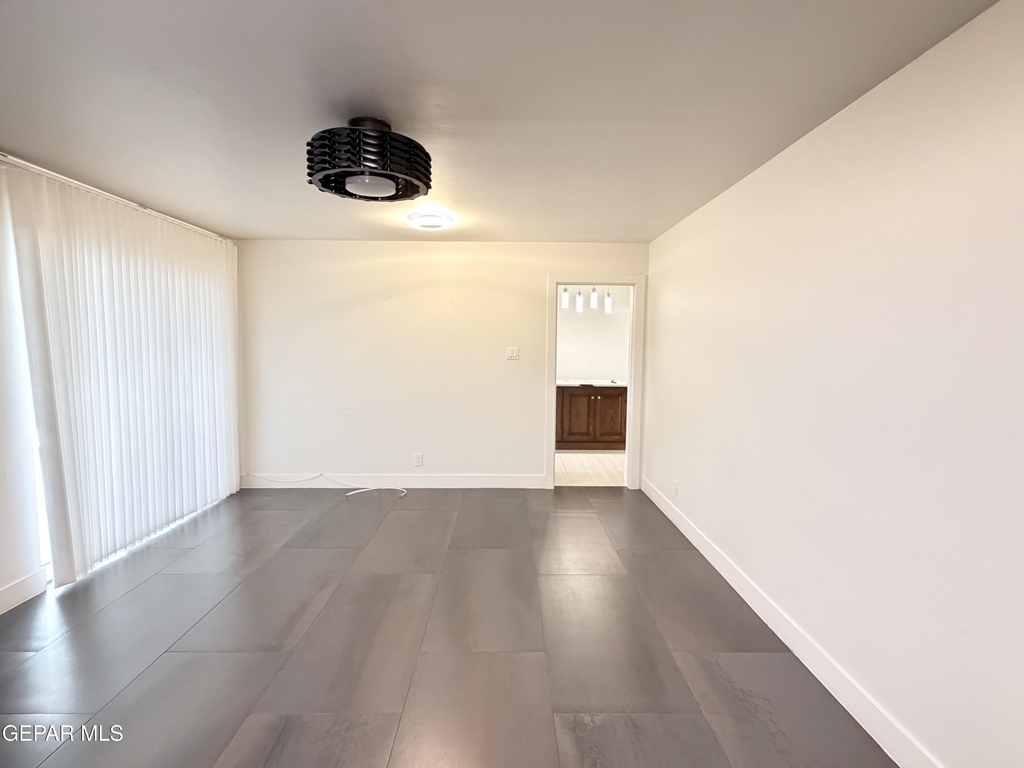 8500 Edgemere Boulevard - Photo 9