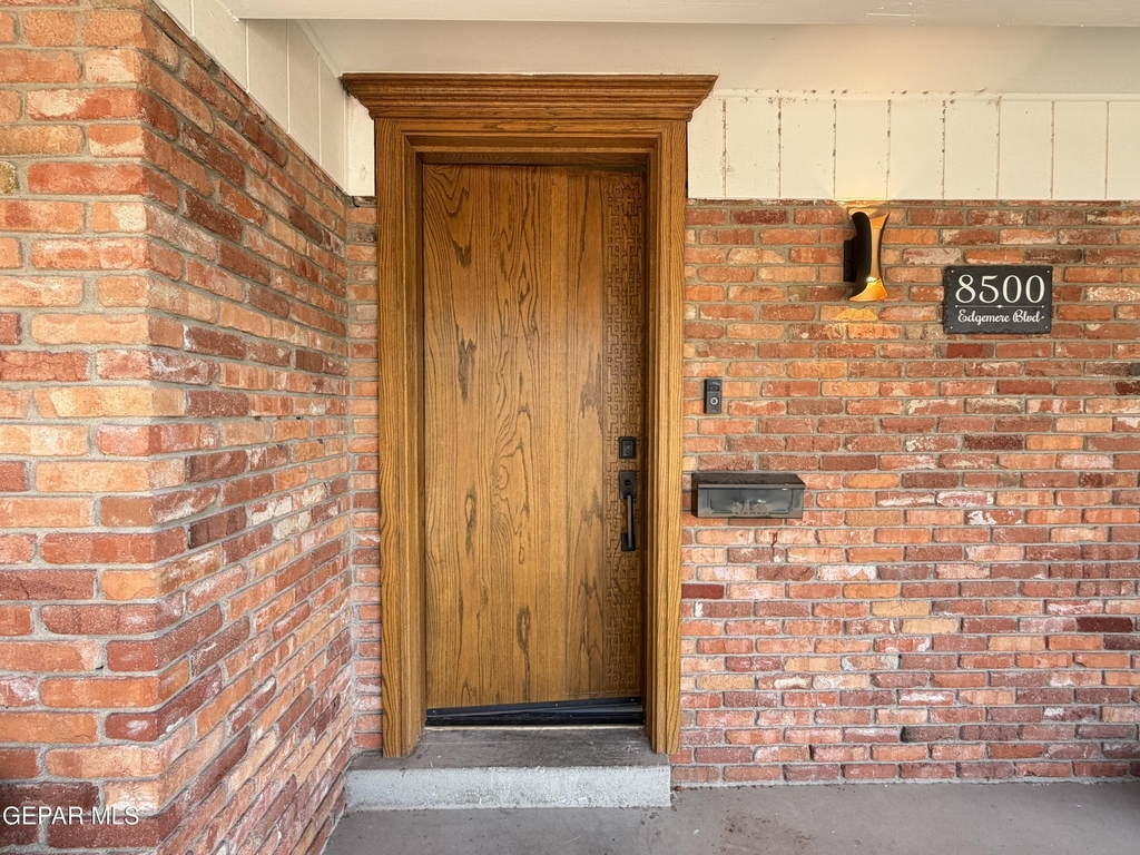 8500 Edgemere Boulevard - Photo 1