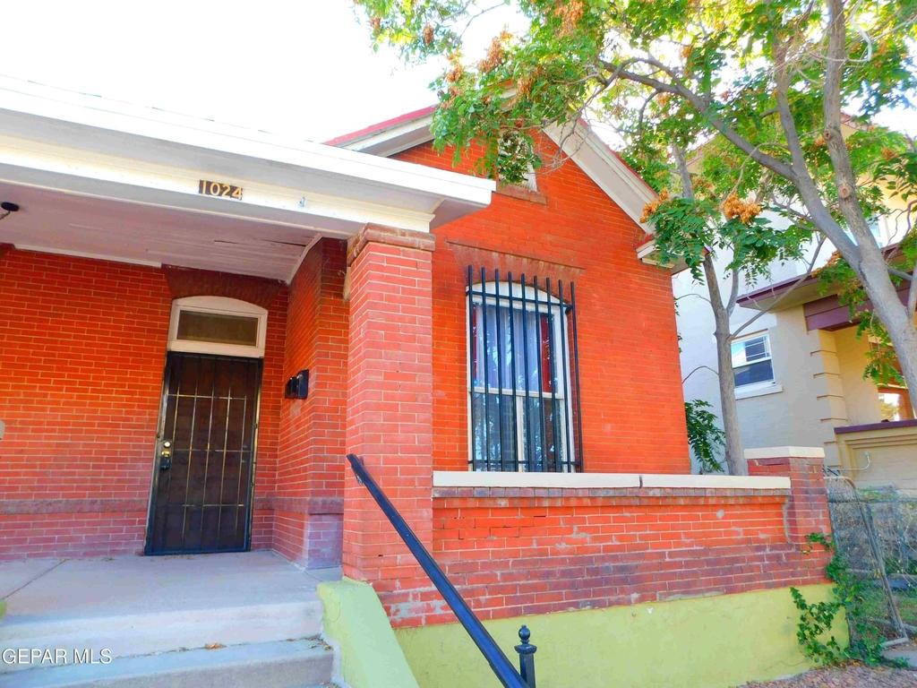 1024 Upson Drive - Photo 2