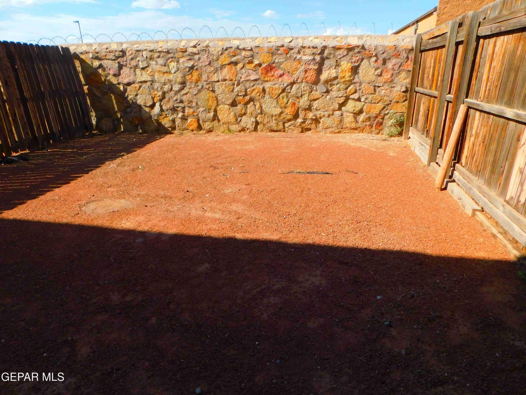 10021 Railroad Drive - Photo 20