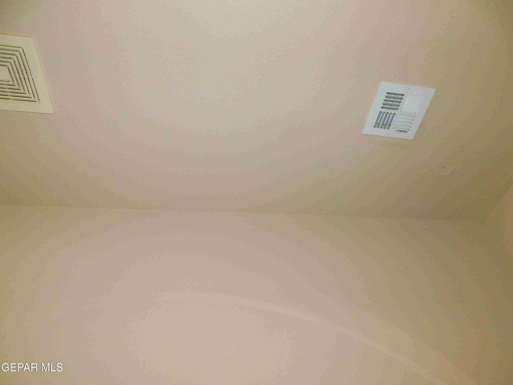 10021 Railroad Drive - Photo 8