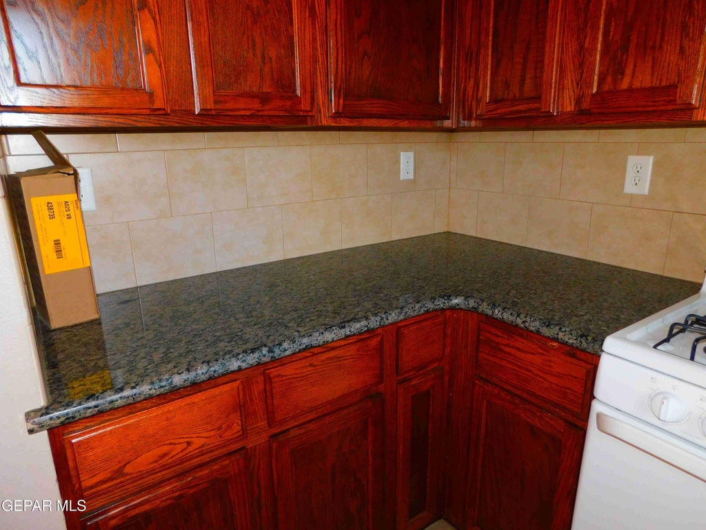 10021 Railroad Drive - Photo 14