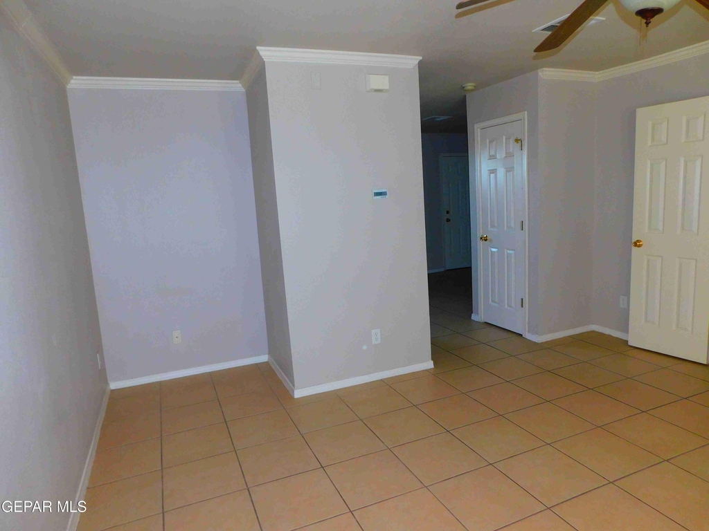 10021 Railroad Drive - Photo 3