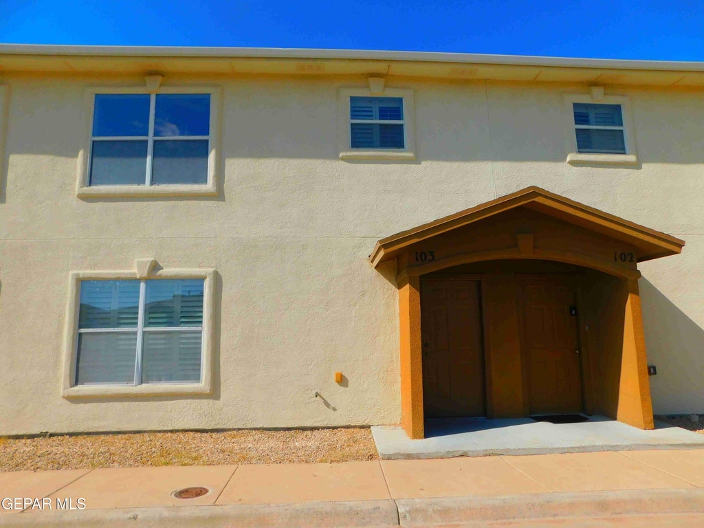 10021 Railroad Drive - Photo 0