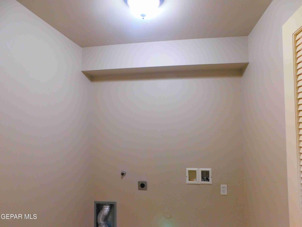 10051 Railroad Drive - Photo 9