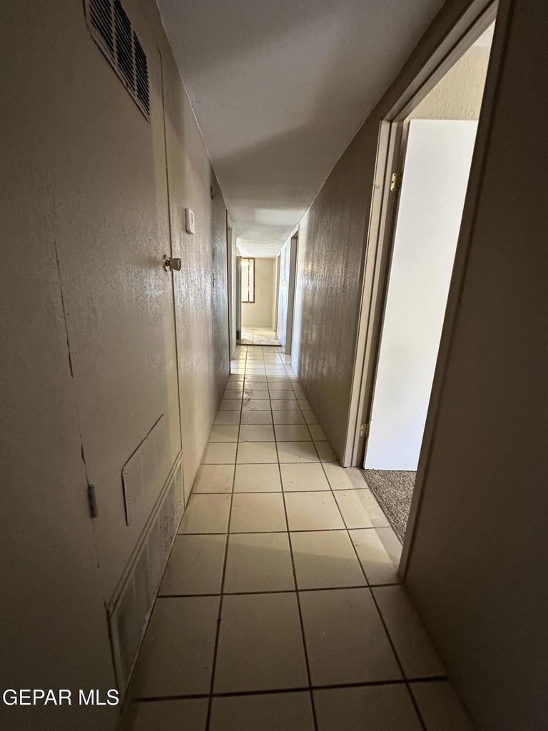 8920 Kenneth Street - Photo 15
