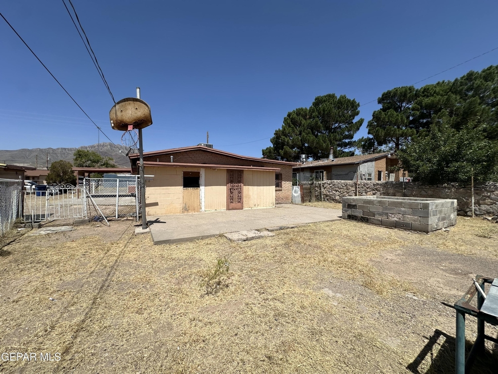 8920 Kenneth Street - Photo 9
