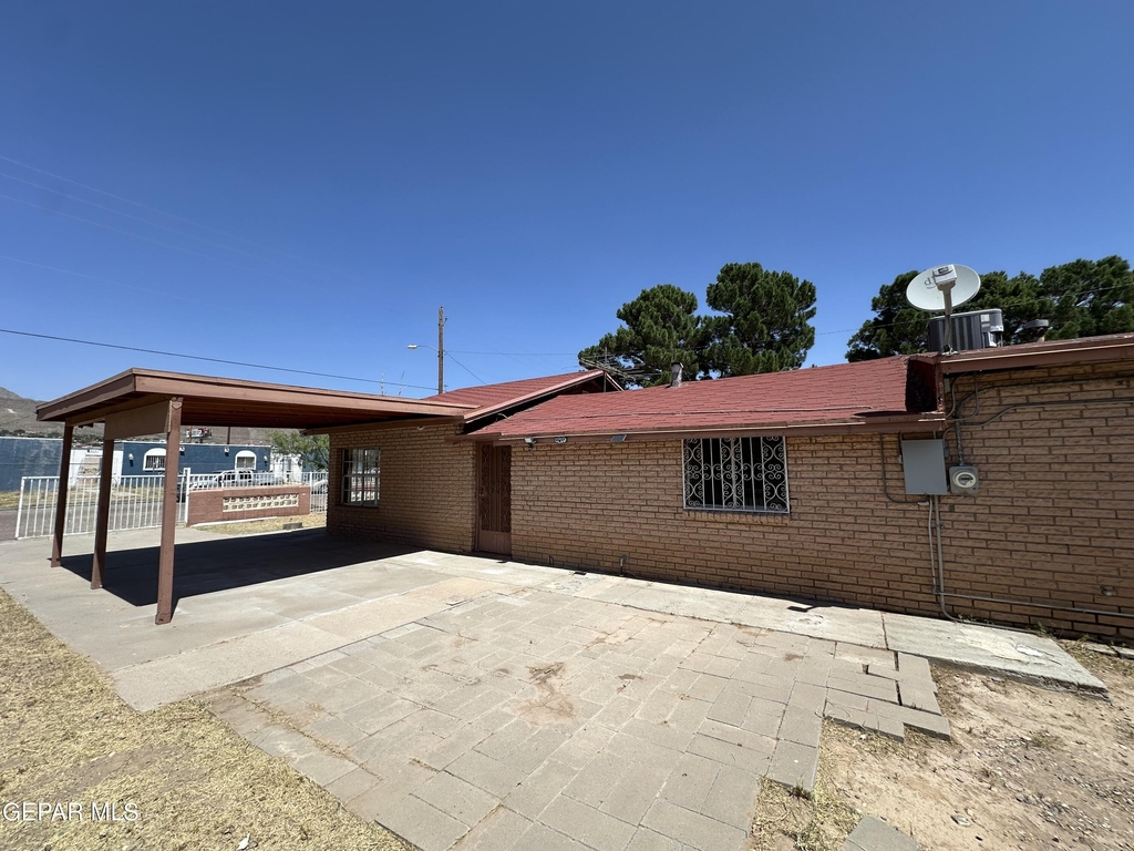 8920 Kenneth Street - Photo 5