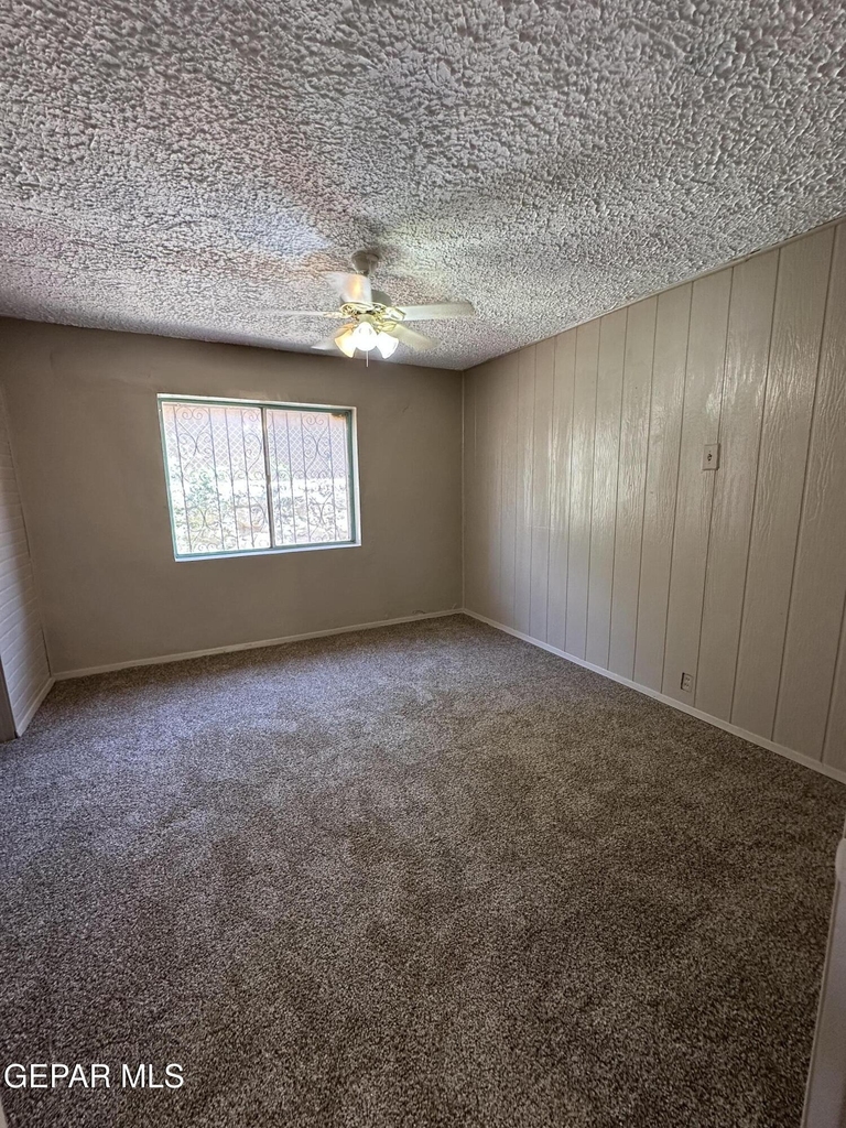 8920 Kenneth Street - Photo 16