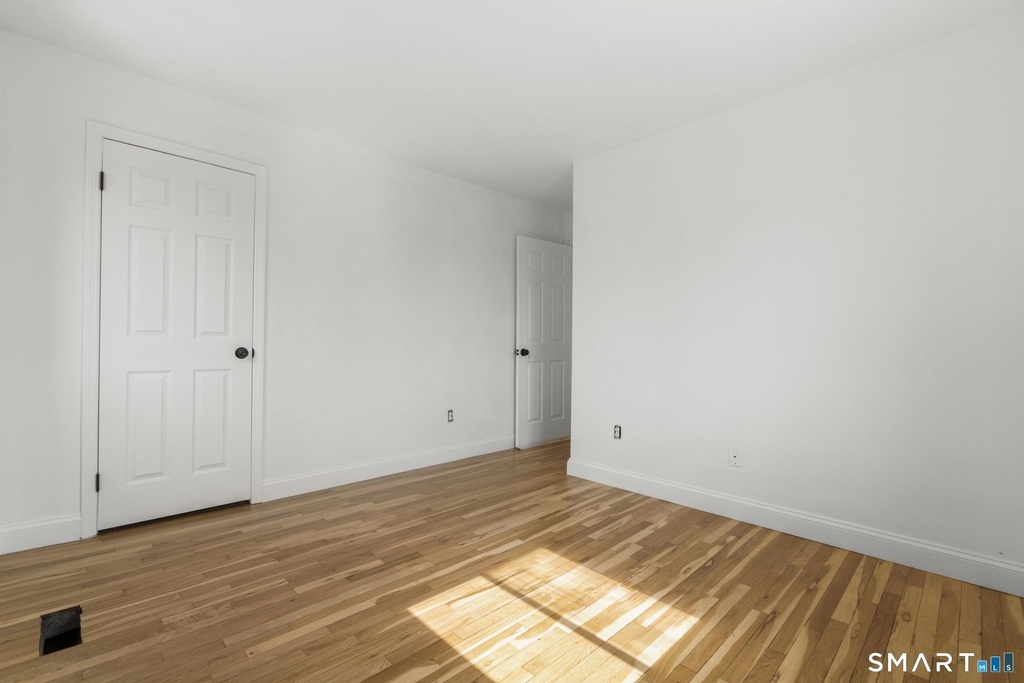6-6 Van Buskirk Avenue - Photo 12