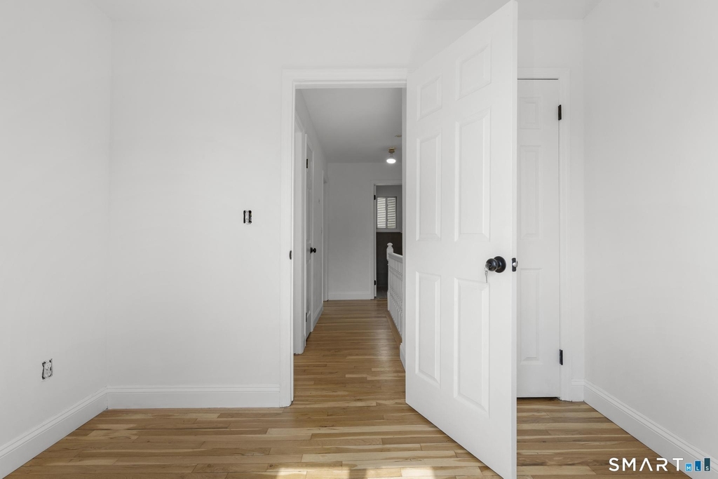 6-6 Van Buskirk Avenue - Photo 18