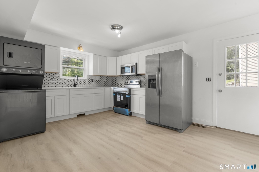 6-6 Van Buskirk Avenue - Photo 4