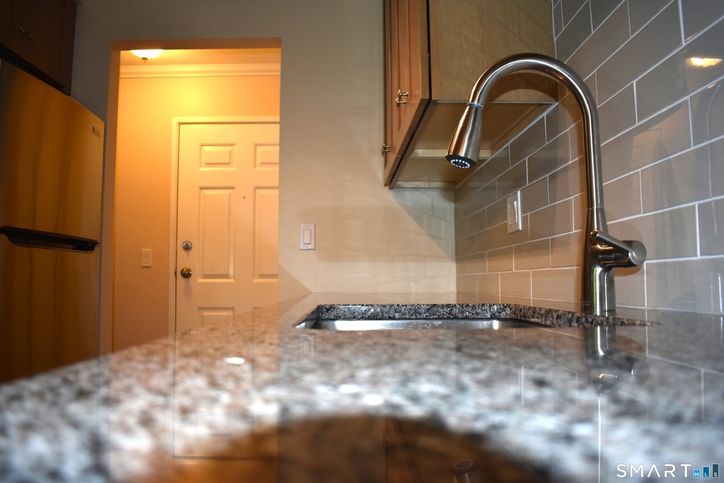 24 Teresa Place - Photo 3