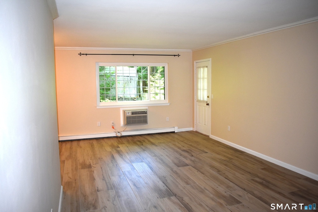 24 Teresa Place - Photo 8