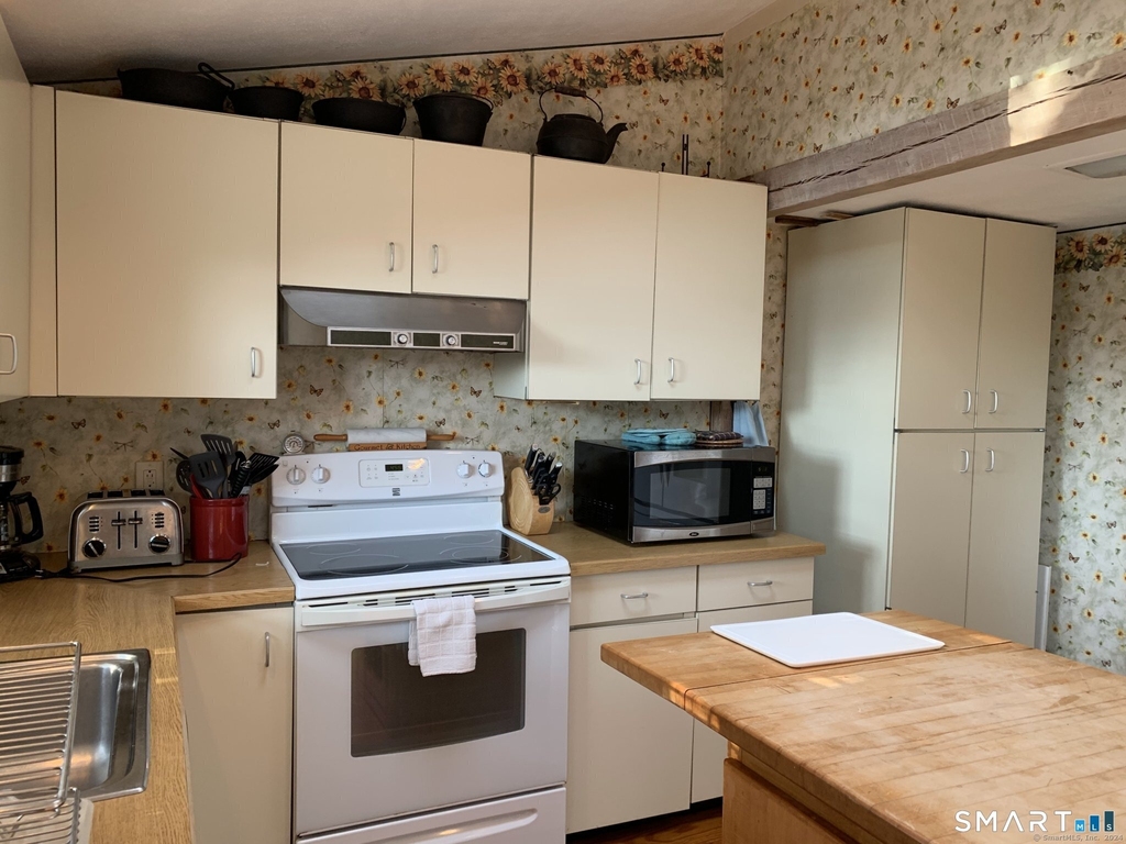 70 New Shore Road - Photo 8