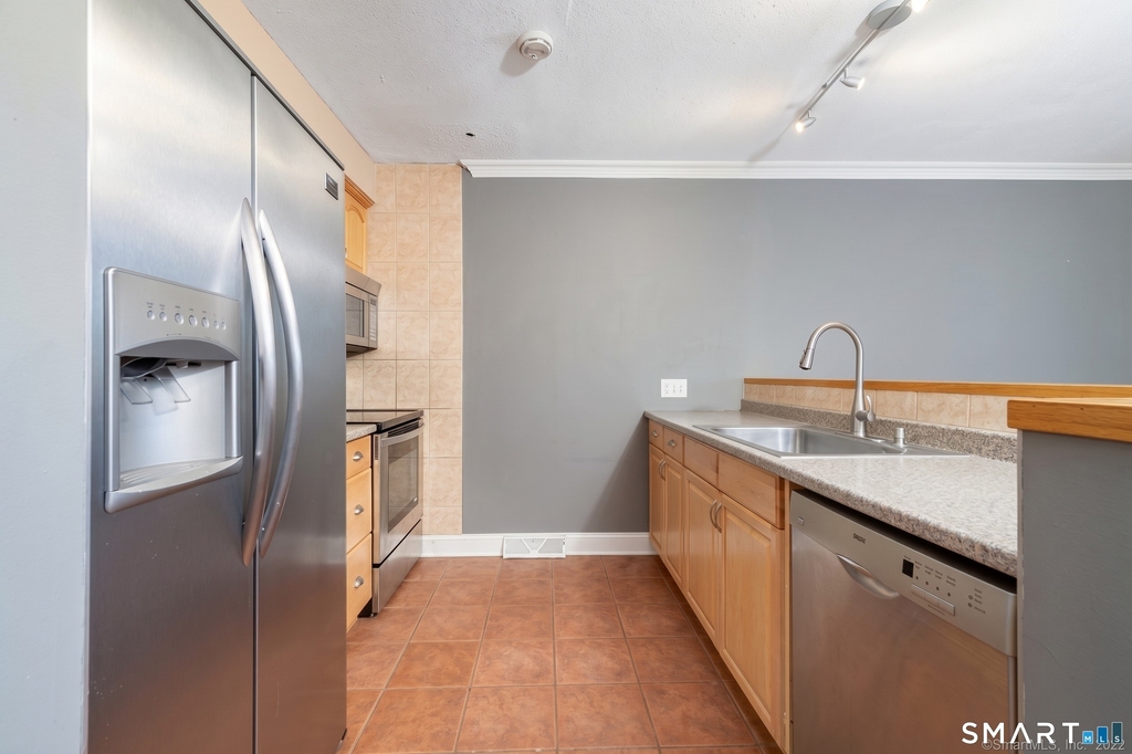 91 Orangewood - Photo 3