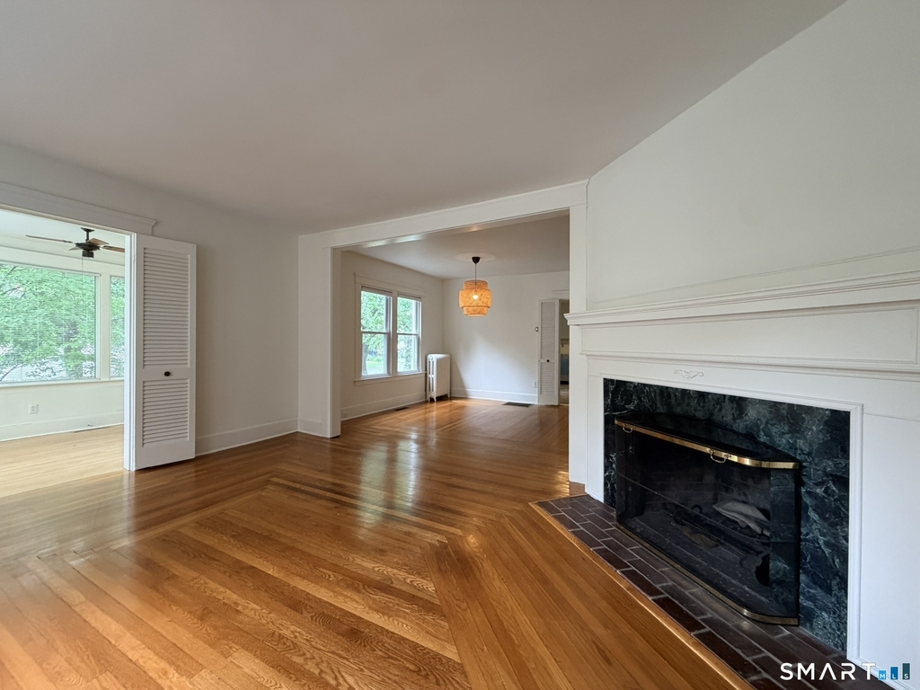304 304 Central Avenue - Photo 4