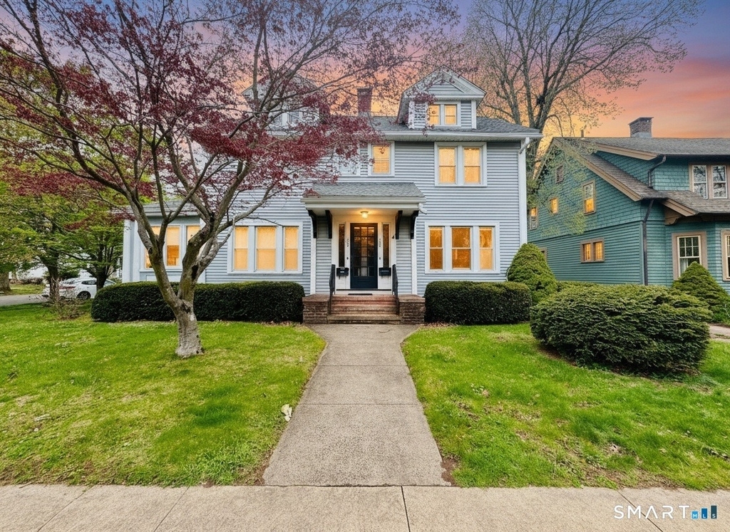 304 304 Central Avenue - Photo 1