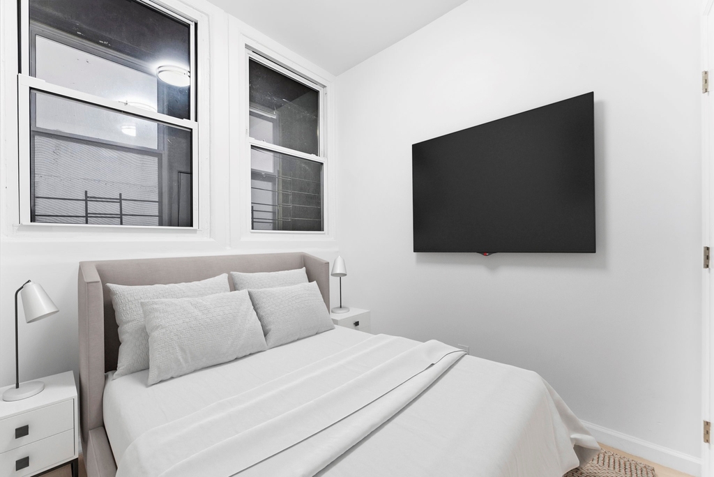 1578 Third Avenue  - Photo 4