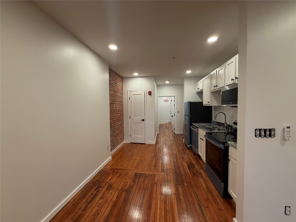 252 Main Street - Photo 2