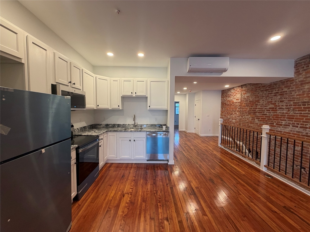 252 Main Street - Photo 4