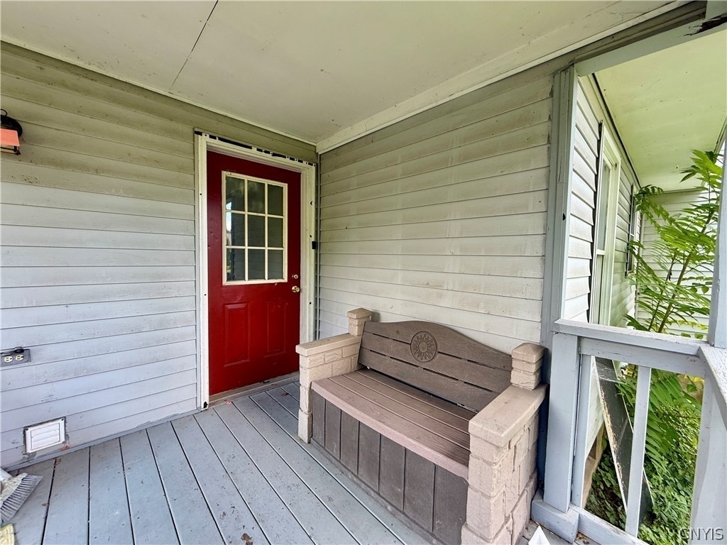 722 Oswego Street - Photo 4