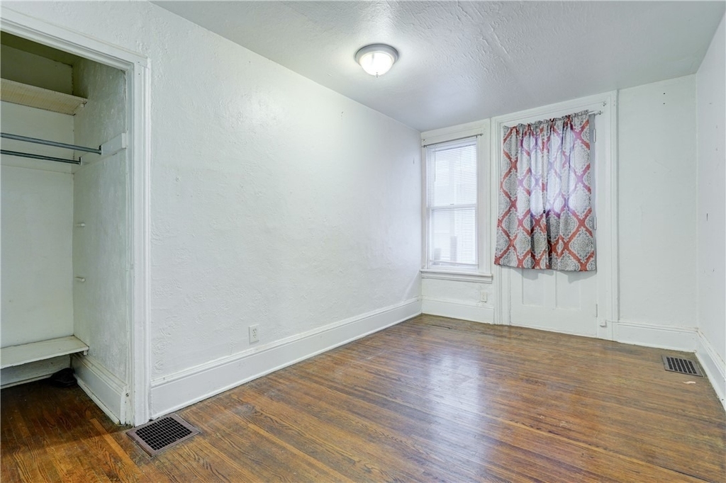 8 Rowley Street - Photo 11