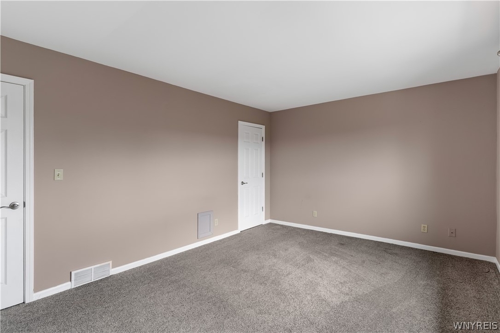 353 Lakefront Boulevard - Photo 12