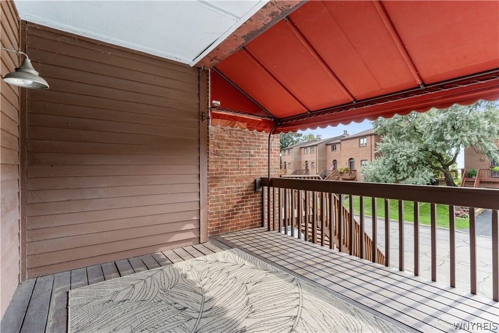 353 Lakefront Boulevard - Photo 2