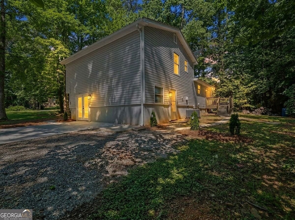 1909 Suwanee Valley Road - Photo 18