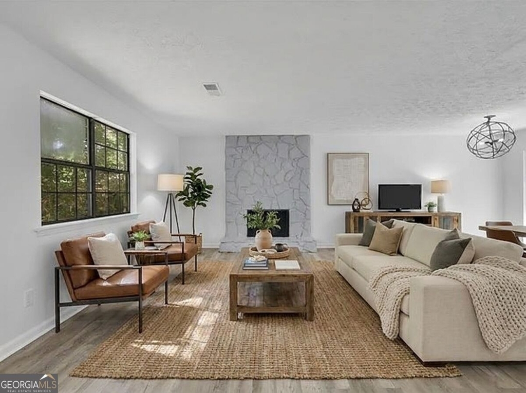 1909 Suwanee Valley Road - Photo 2