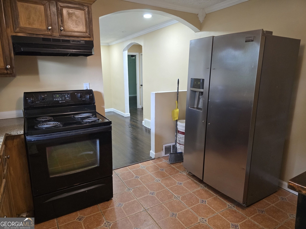 3220 Memorial Drive - Photo 4
